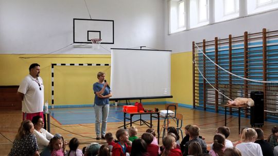 Jak się zachować w trakcie alarmu?