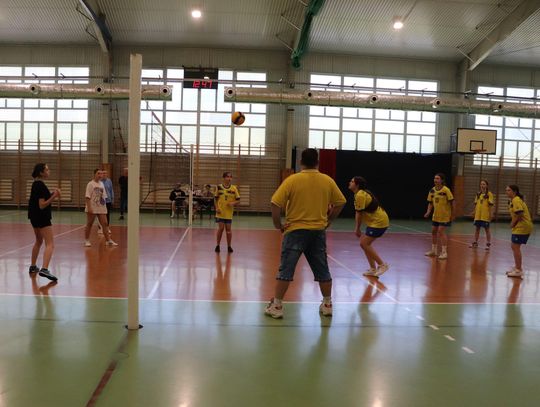 Piłka Siatkowa _Łopiennik