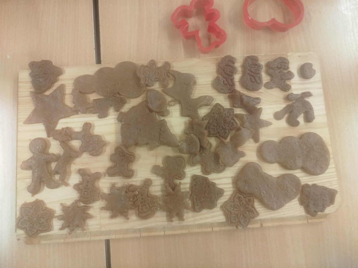 Święta tuż, tuż...czas więc na pieczenie pierników Święta tuż, tuż...czas więc na pieczenie pierników