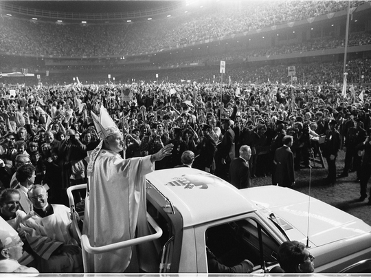 Pielgrzymka Jana Pawła II do USA (04.10.1979), fot. Thomas J. O’Halloran/USN WR COLL